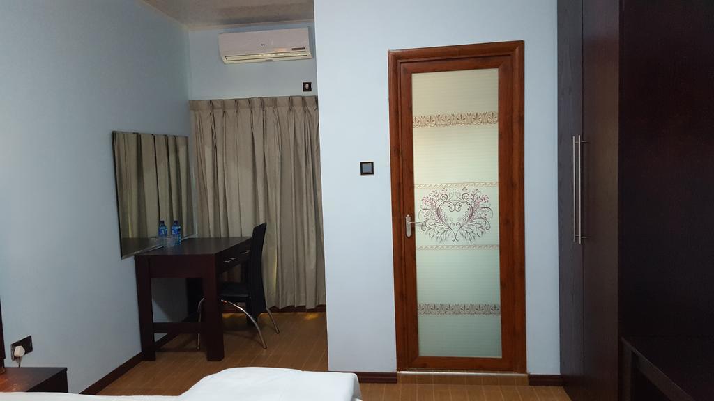 White City Inn กาโบโรเน ภายนอก รูปภาพ